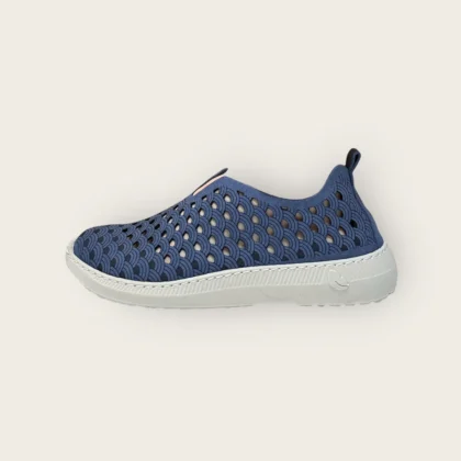 PL3704